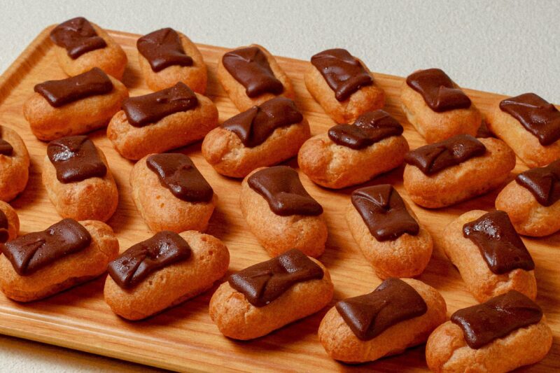 Chocolate Éclair (45 pcs)